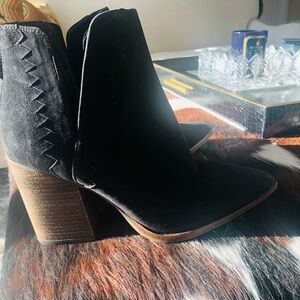 Vince Camuto Genedy Western Bootie BLACK - SIZE 9.5
